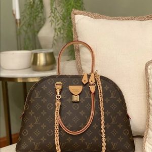 100% Authentic Louis Vuitton Moon Alma Bag